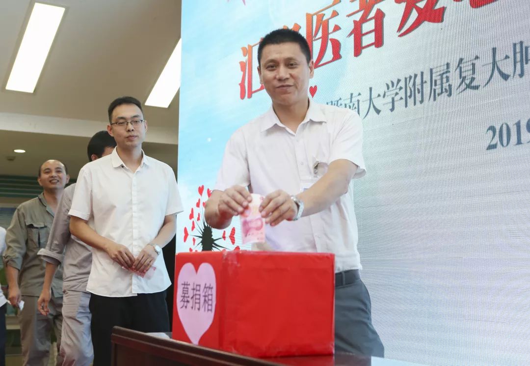 ny14_590155.jpg ee35.jpg