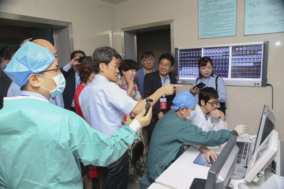 ny26_616361.jpg b12.jpg