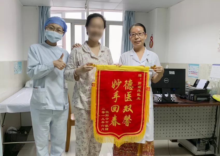 ny11_498332.jpg e1.jpg