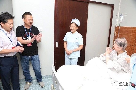 ny23_762412.jpg bb5.jpg