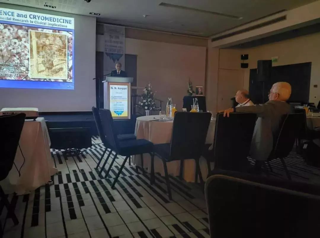 ny09_335742.jpg m6.jpg