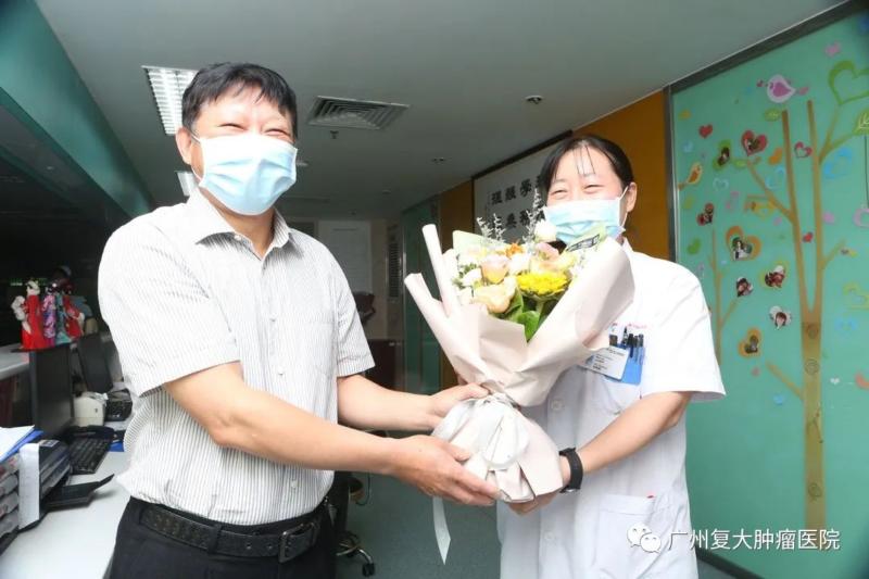 ny19_121469.jpg t2 (800x533).jpg