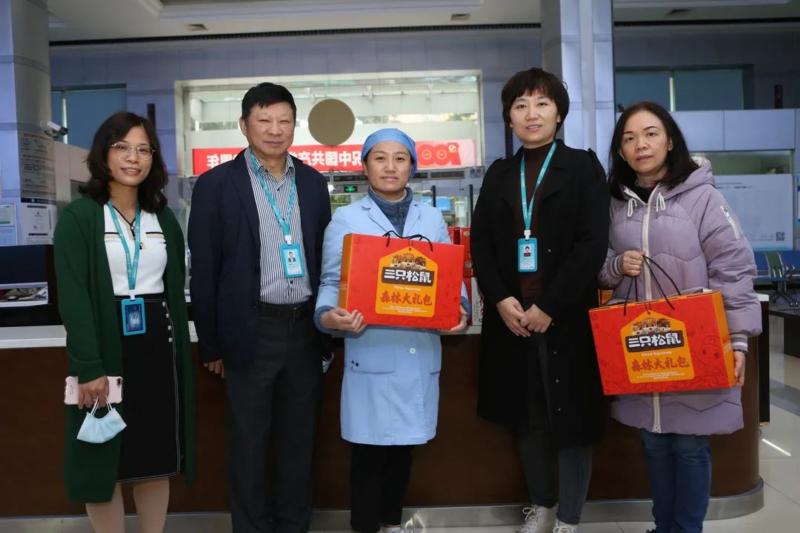 ny25_238832.jpg ww10 (800x533).jpg