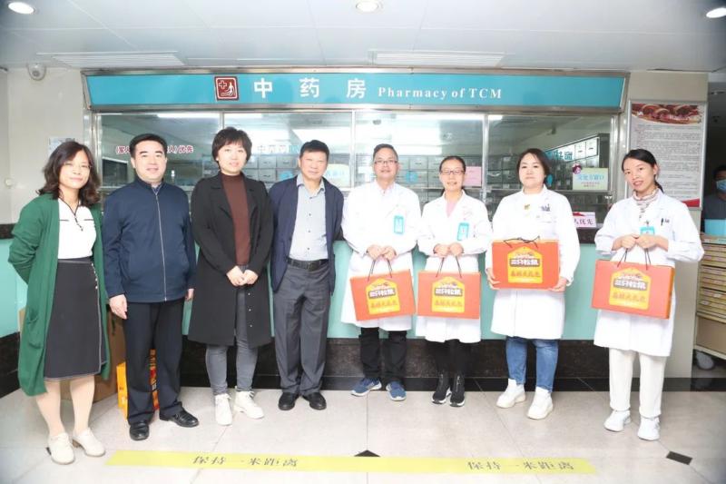 ny25_571628.jpg ww13 (800x533).jpg