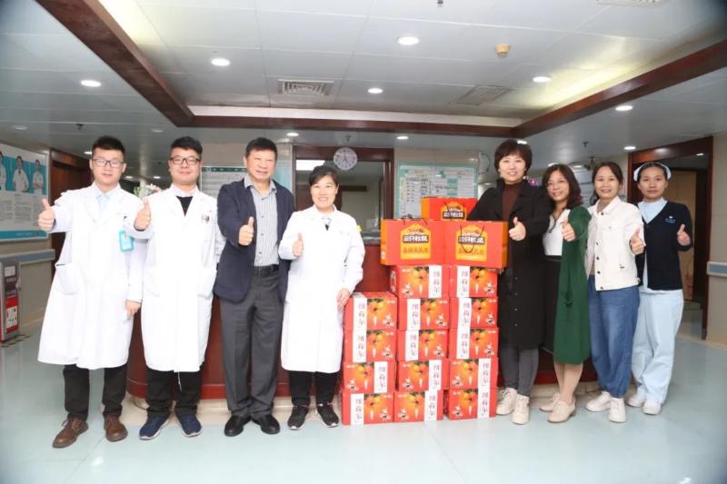 ny25_922400.jpg ww14 (800x533).jpg